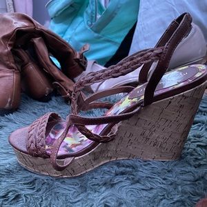 brown wedges